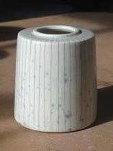 Load image into Gallery viewer, Bud vase