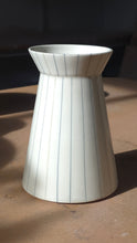 Load image into Gallery viewer, Everyday vase