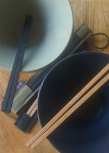 Load image into Gallery viewer, Noodle Bowl and Chopsticks Set