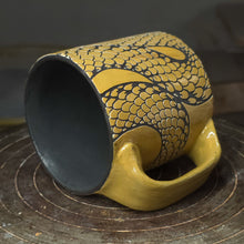 Load image into Gallery viewer, Snake Mug Desert
