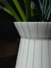 Load image into Gallery viewer, Everyday vase

