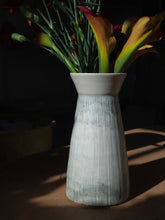 Load image into Gallery viewer, The (ideal size) Porcelain vase
